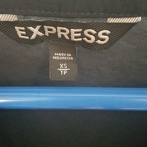 Express 3/4 tab sleeve top - Picture 10 of 12